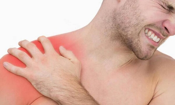 Trật khớp vai có nguy hiểm không