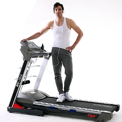 Bạn đã biết đến 5 cách giúp luyện tập trên máy chạy bộ không còn nhàm chán